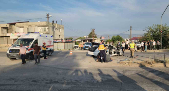 Kaza kavşağı’ olarak anılan yerde yine kaza: Vatandaşlar alt geçit istedi